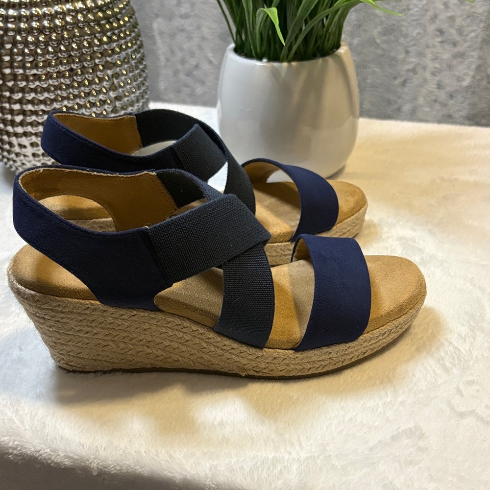 Size 7 Sonoma Navy Blue Wedge Strappy Sandals